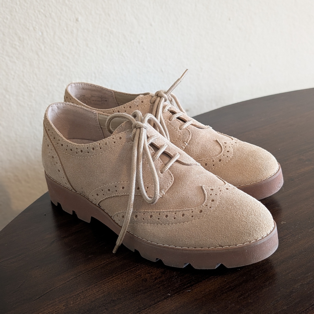 Vionic Women's Tan Suede Oxford Shoes